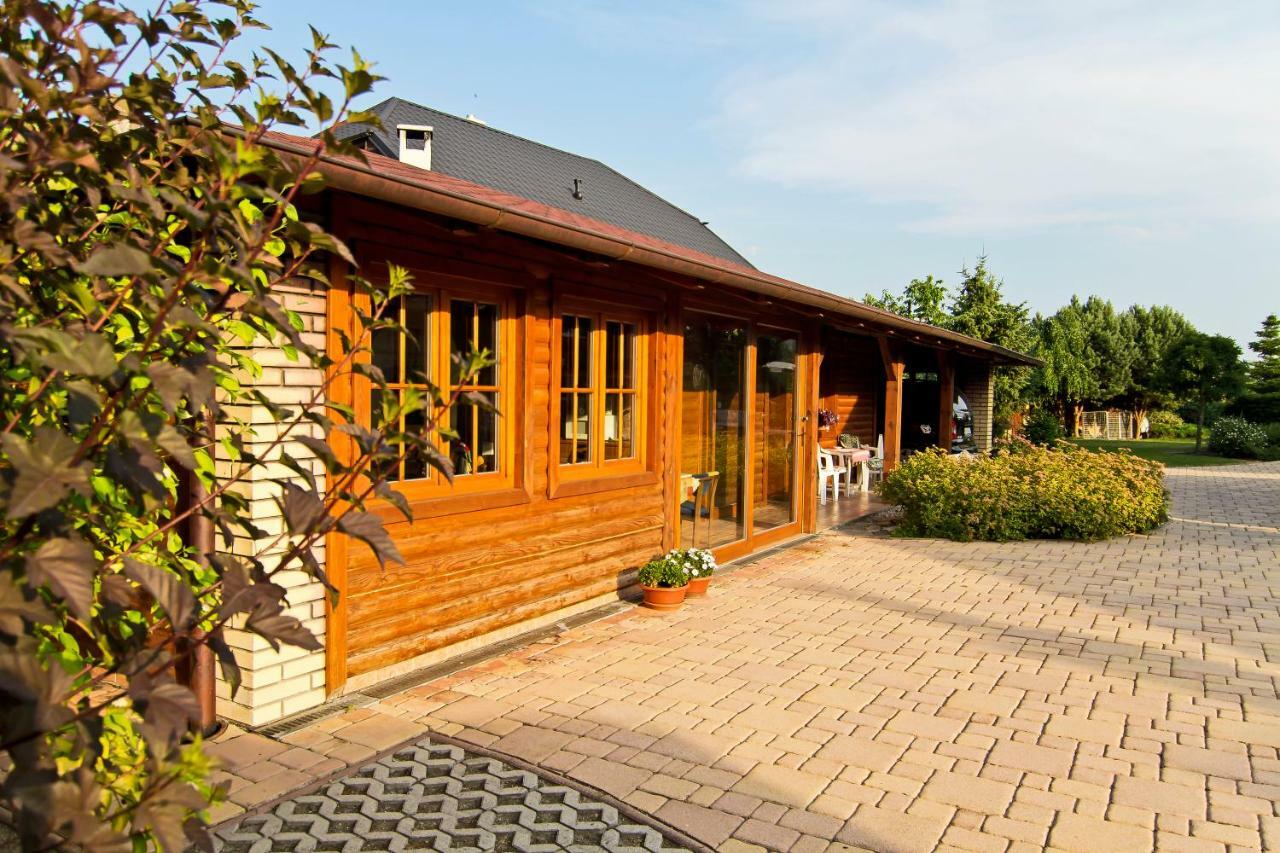 Vila Valča Exterior foto