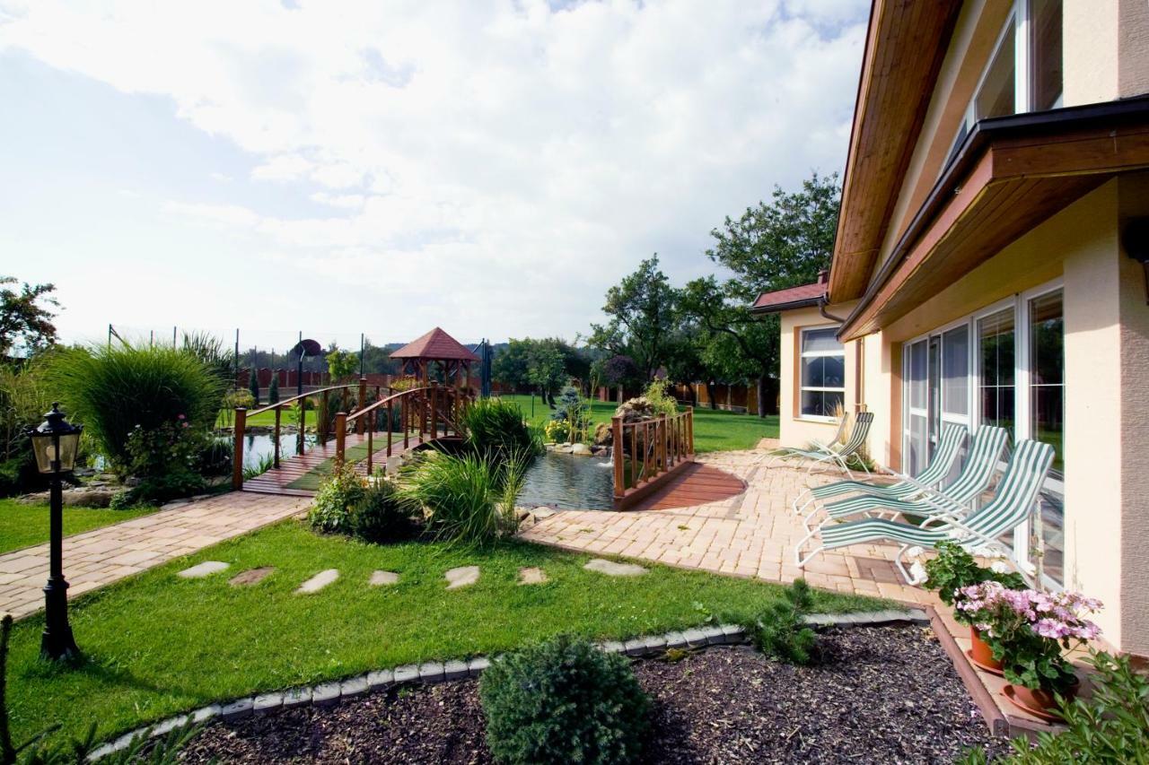Vila Valča Exterior foto